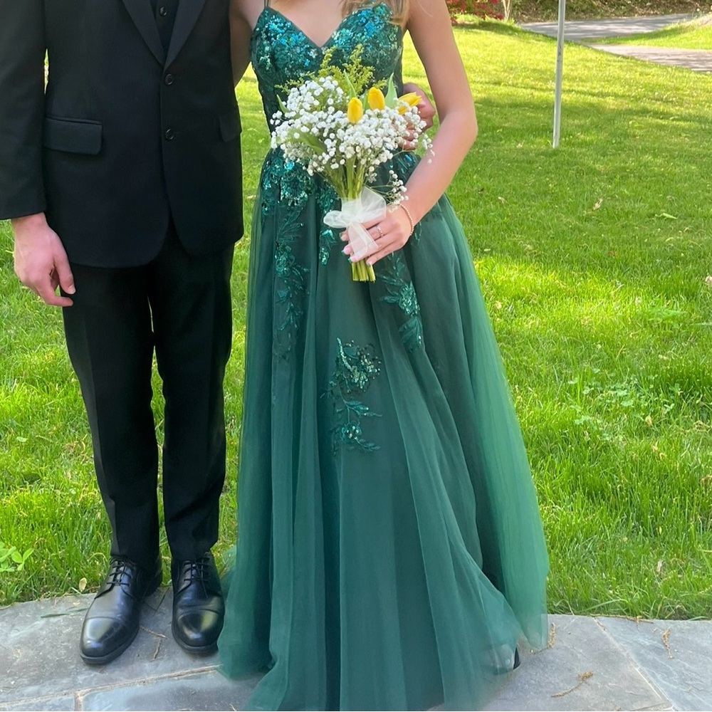 Embellished Green Tiered Gown with Sweetheart Neckline for Prom